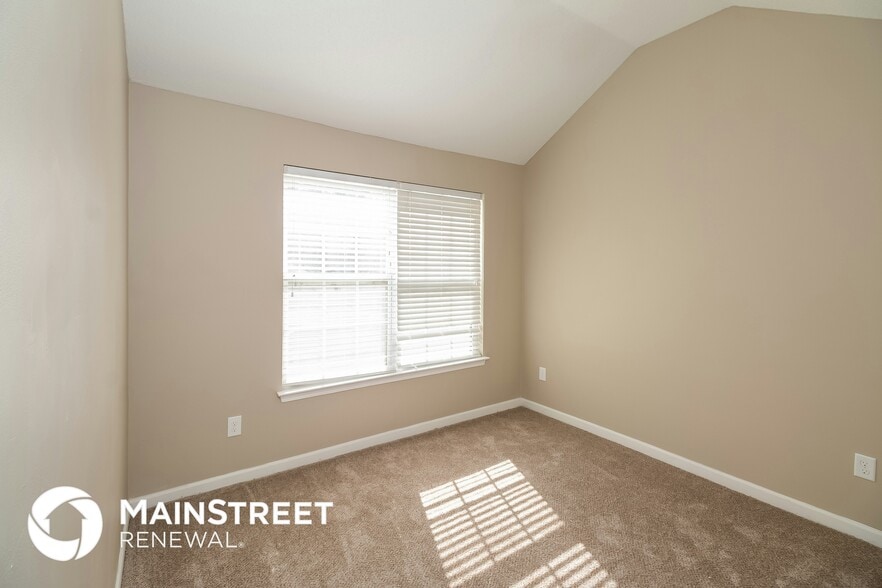 Building Photo - 2413 Hackamore Dr