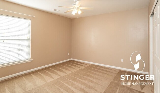 Building Photo - 82 Shadow Moss Dr