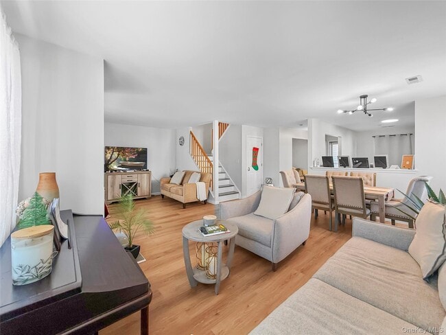 Building Photo - 50 Lois Ln