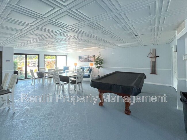 Building Photo - 2711 First Street