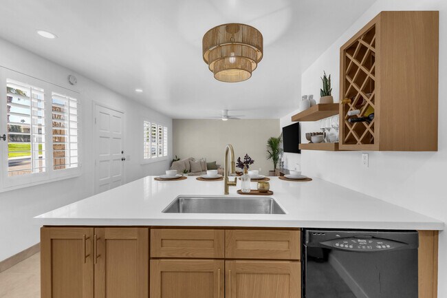 Building Photo - 72601 Edgehill Dr