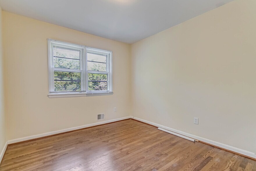 Building Photo - 8808 Patricia Ct