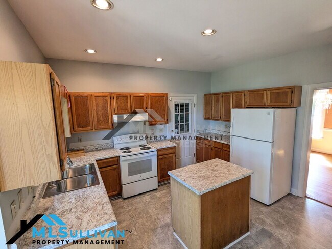 Building Photo - 4101 Grove Ridge Dr