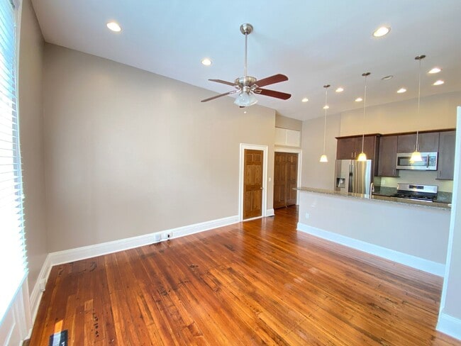 Building Photo - Kerr St 694-696 GW2