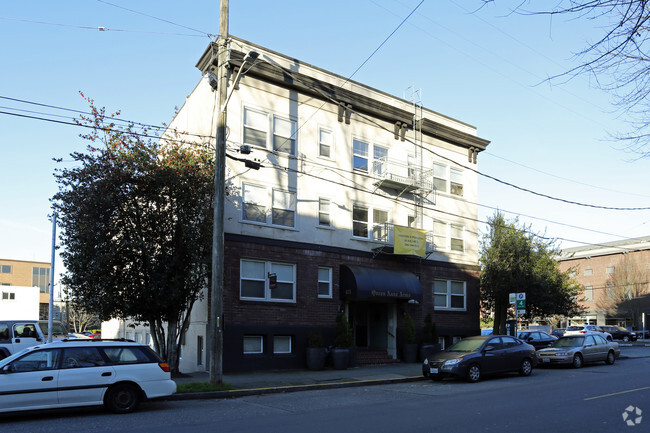 Primary Photo - Queen Anne Arms