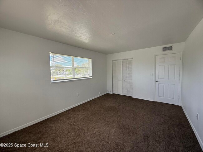 Building Photo - 1440 Parkway Dr
