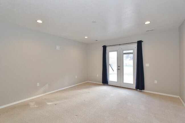 Building Photo - 11847 W Lewisburg Ct