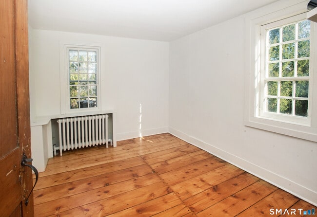 Building Photo - 1709 Newfield Ave