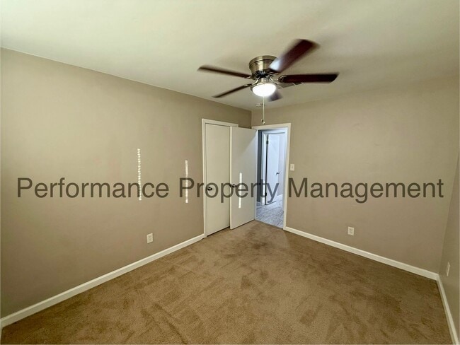 Building Photo - Charming 3 Bed/1 Bath Home w/ RBP & Securi...