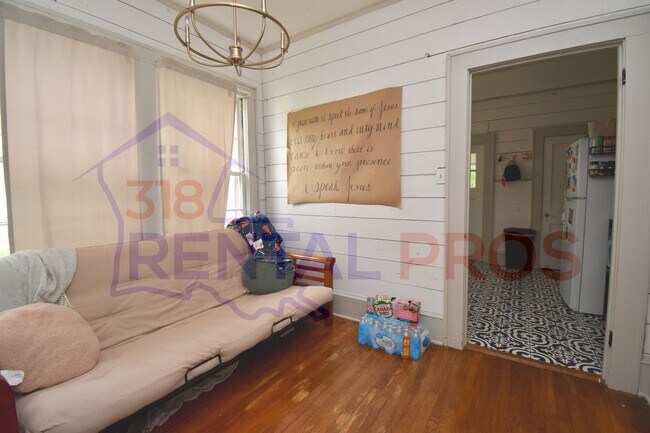 Building Photo - 3 Bed 2 Bath Home Within Walking Distance to Tech!