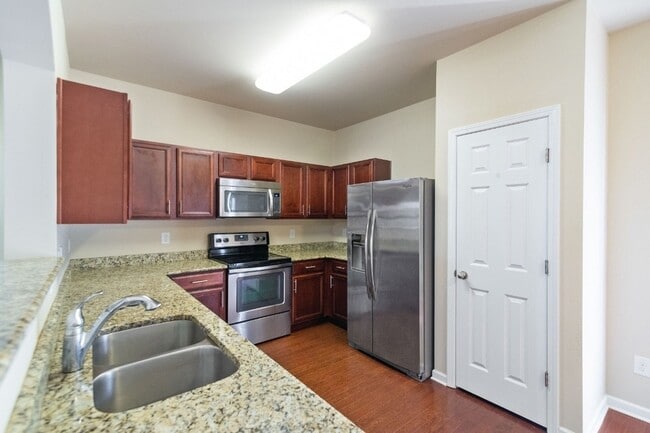 Building Photo - 1030 Ashmore Dr