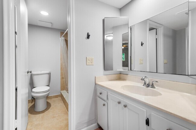 Building Photo - 10249 N Military Trl