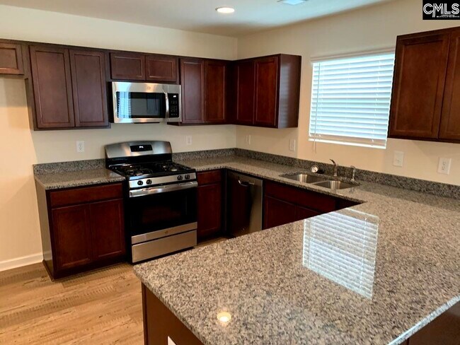 Building Photo - 553 Hatteras Dr