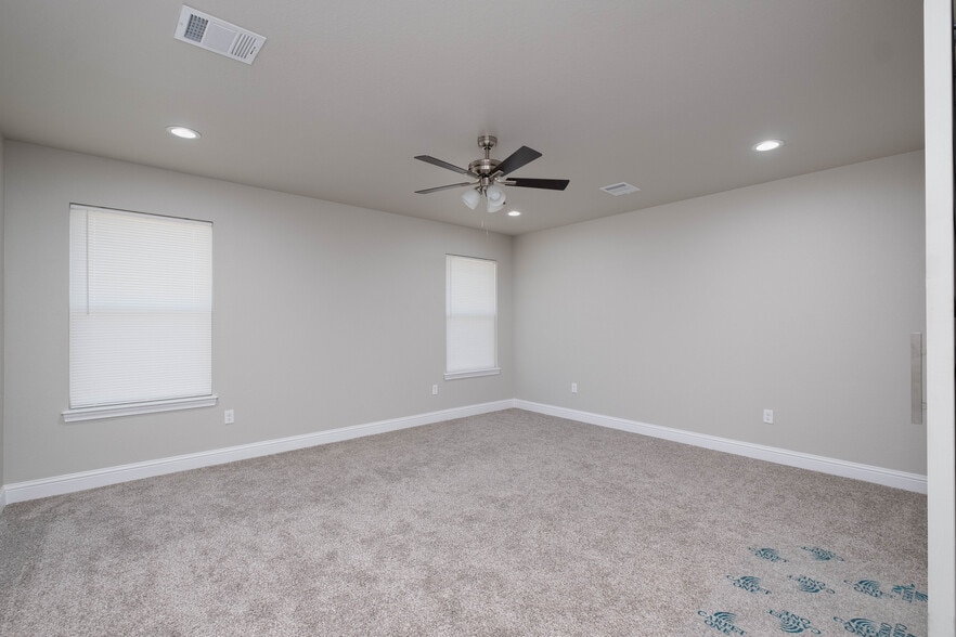 Building Photo - 1810 3rd Ave