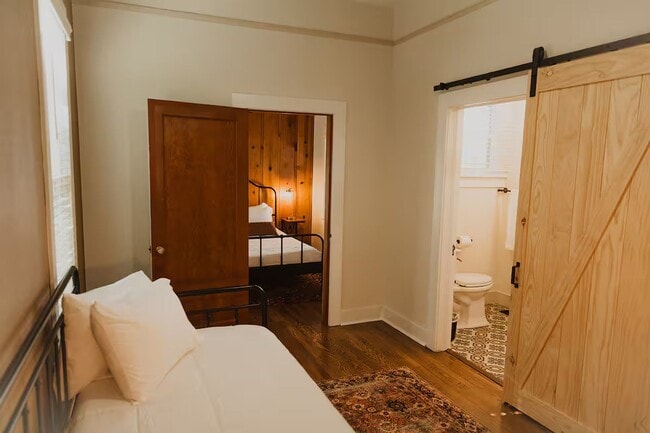 Building Photo - Beautiful and Bright Vintage Home – Fully Furnished