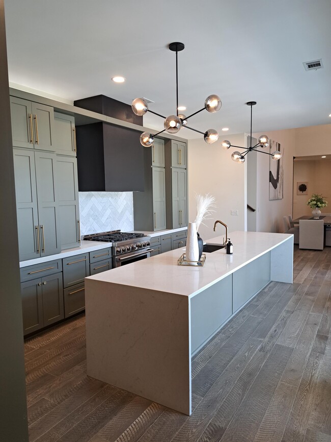 Building Photo - 7085 Fain Park Dr
