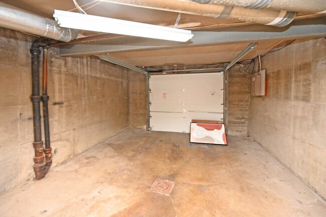 Building Photo - 27 Pleasant Ridge Ave