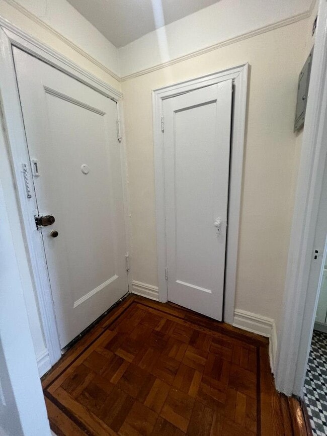 Building Photo - 0 bedroom in SUNNYSIDE NY 11104