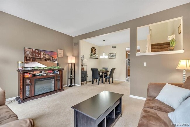 Building Photo - 2205 Knotty Pine Tr