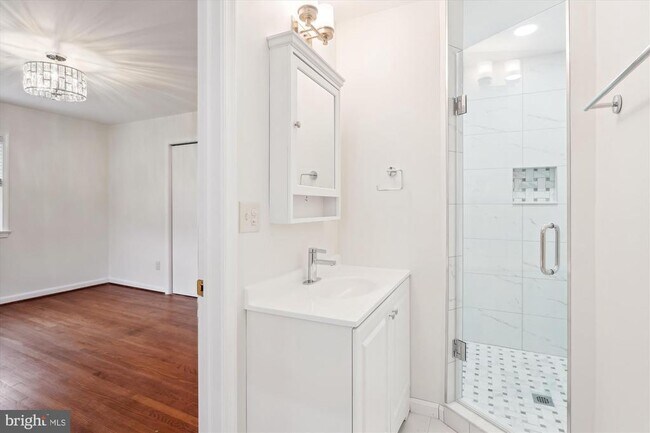 Building Photo - 6302 Orchid Dr