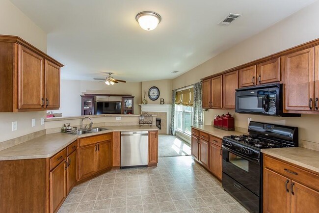 Building Photo - 1099 Arbor Grove Way