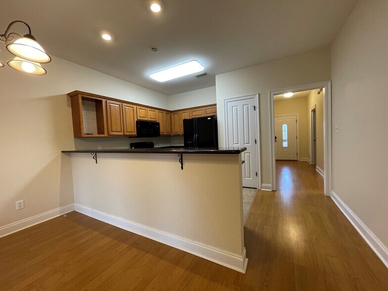 Building Photo - 20637 Blueberry Ln