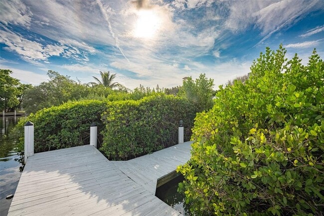 Building Photo - 5 Cache Cay Dr