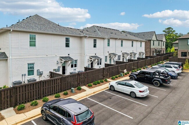 Building Photo - 1199 Windsor Sq