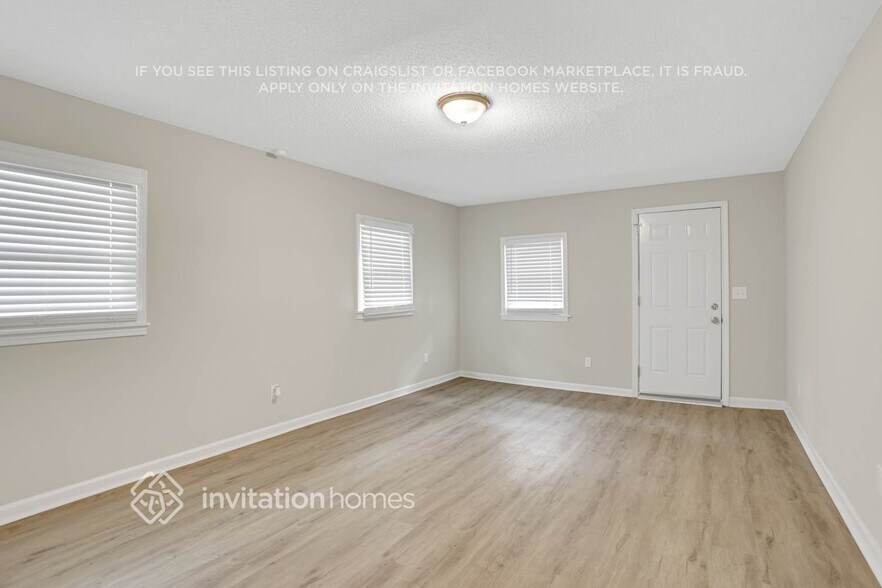 Building Photo - 1833 Rollingwood Dr SE