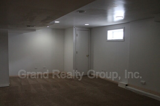 Building Photo - 880 Ferndale St