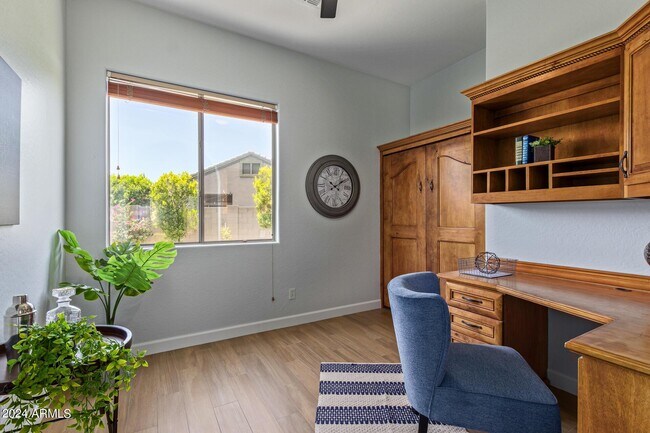 Building Photo - 3010 W Glenhaven Dr