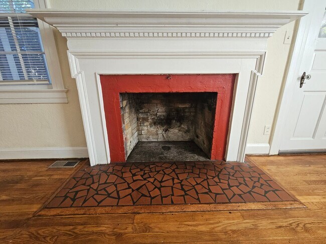 Building Photo - Westmoreland1132