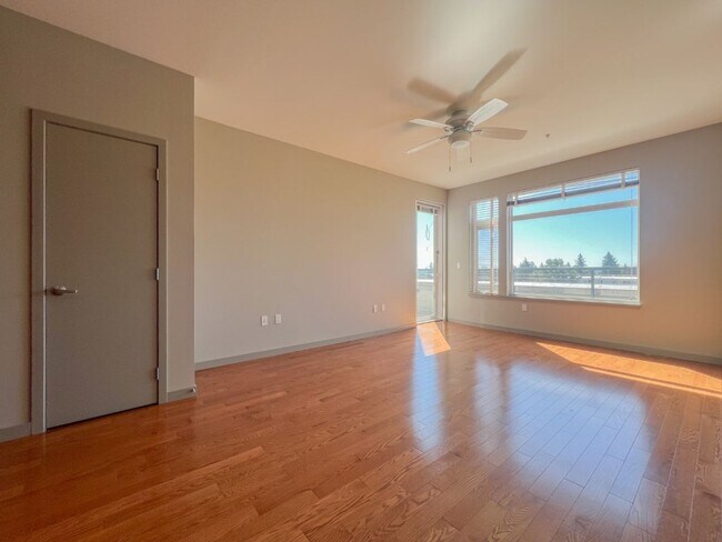 Building Photo - 2Bd/2Ba Burien Condo