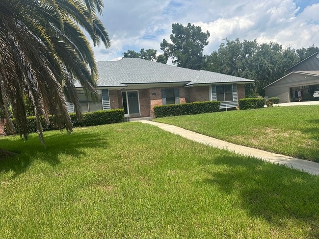 Building Photo - Gorgeous Brick Home, Near St. Johns River,...