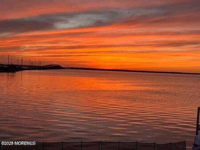 Building Photo - 217 Blaine Ave