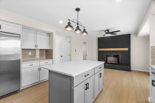 Building Photo - 7375 Freestate Dr