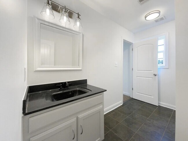 Building Photo - 1575 Cobra Ln