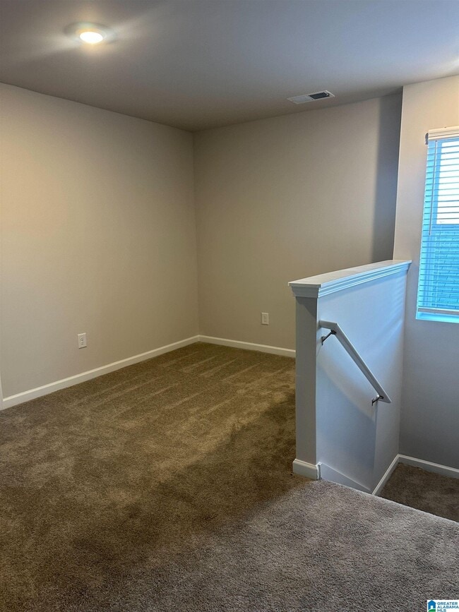 Building Photo - 184 Dogwood St