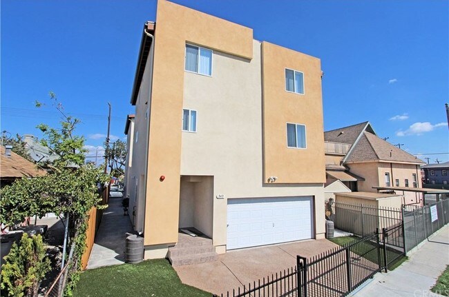 Building Photo - 343 E 37th St