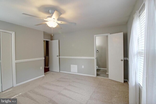 Building Photo - 101 S Oak Cliff Ct