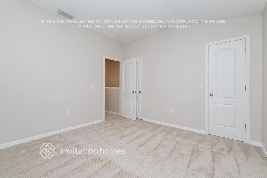 Building Photo - 15829 Fishhawk View Dr