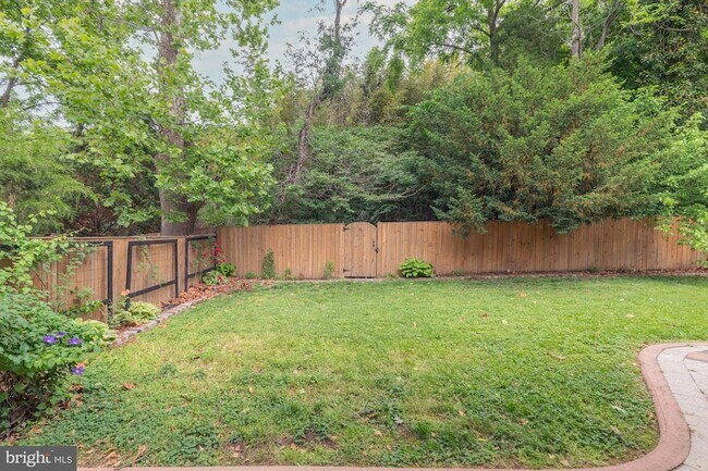 Building Photo - 9715 Singleton Dr