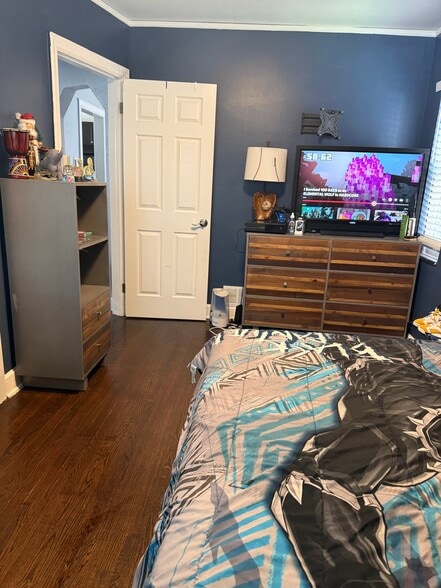 Building Photo - 18506 Snowden St