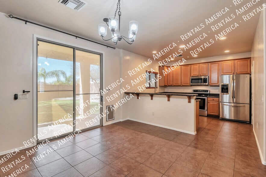 Building Photo - 8261 N Converse Ct