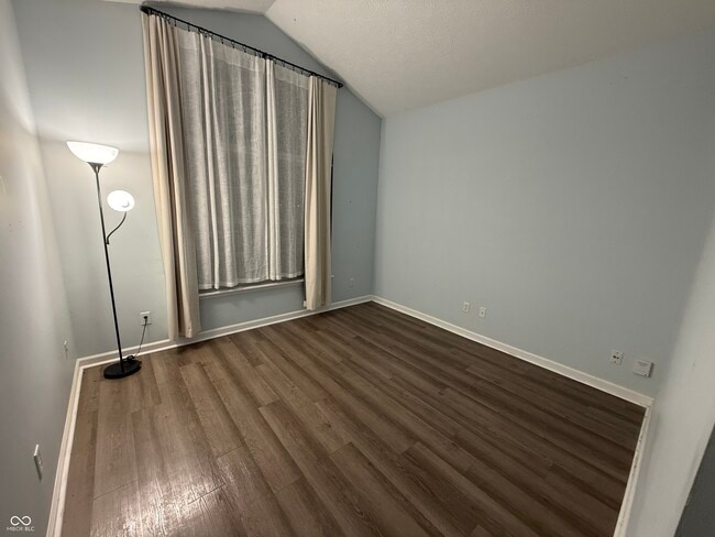Building Photo - 5882 Hollow Oak Trail