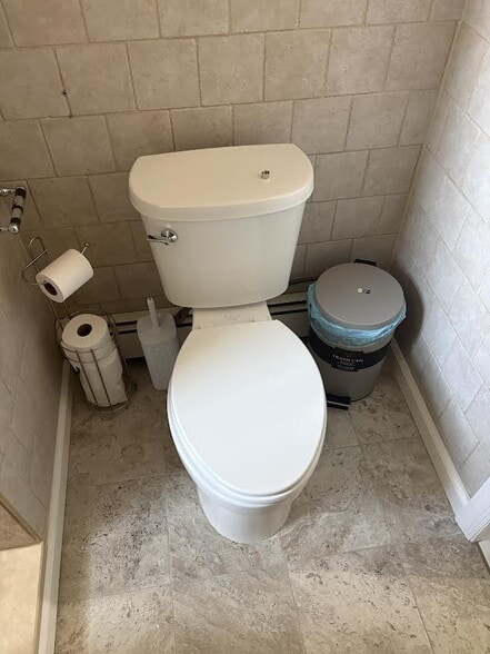 Bathroon - 114 Greenway Blvd