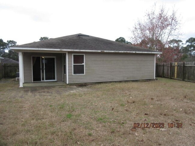 Building Photo - 2025 Catline Cir