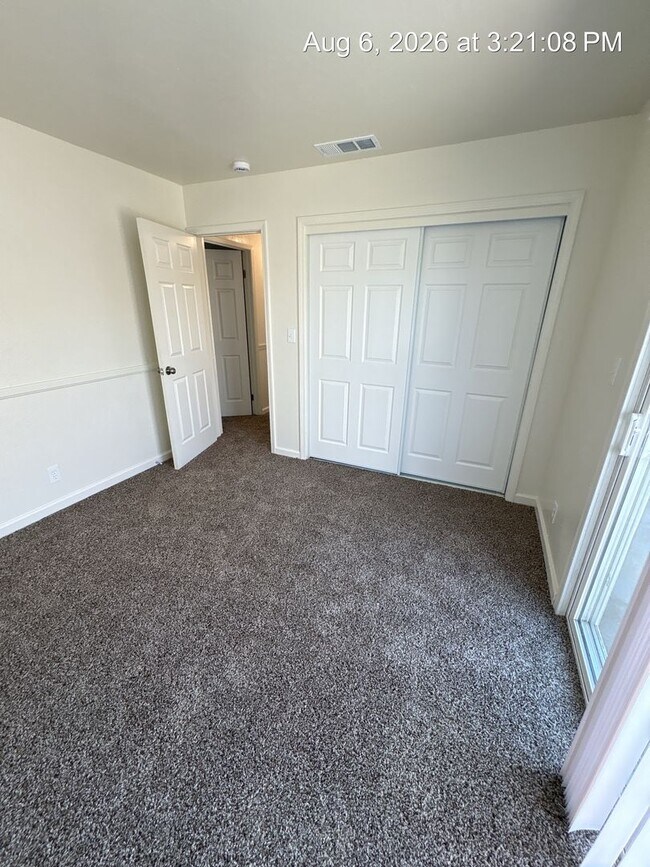 Building Photo - 800 Monarch Cir