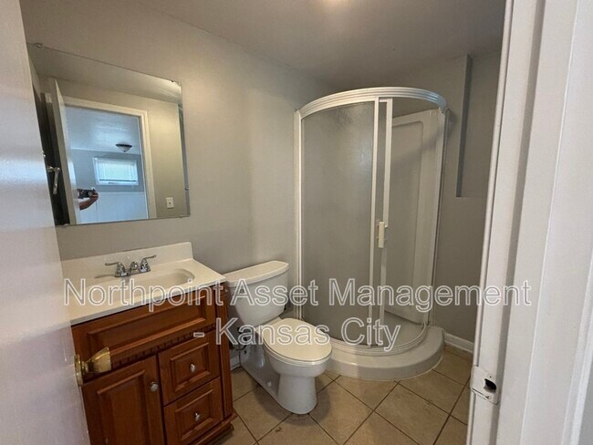 Building Photo - 5733 Cedar Ave