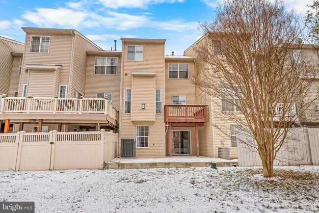 Building Photo - 2552 Blue Water Blvd